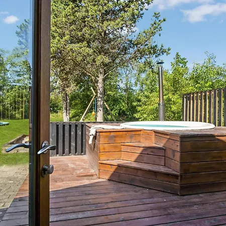 Four-bedroom In ブラーバンド