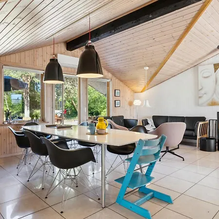 別荘 Four-bedroom In *